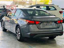 نیسان ئەلتیما